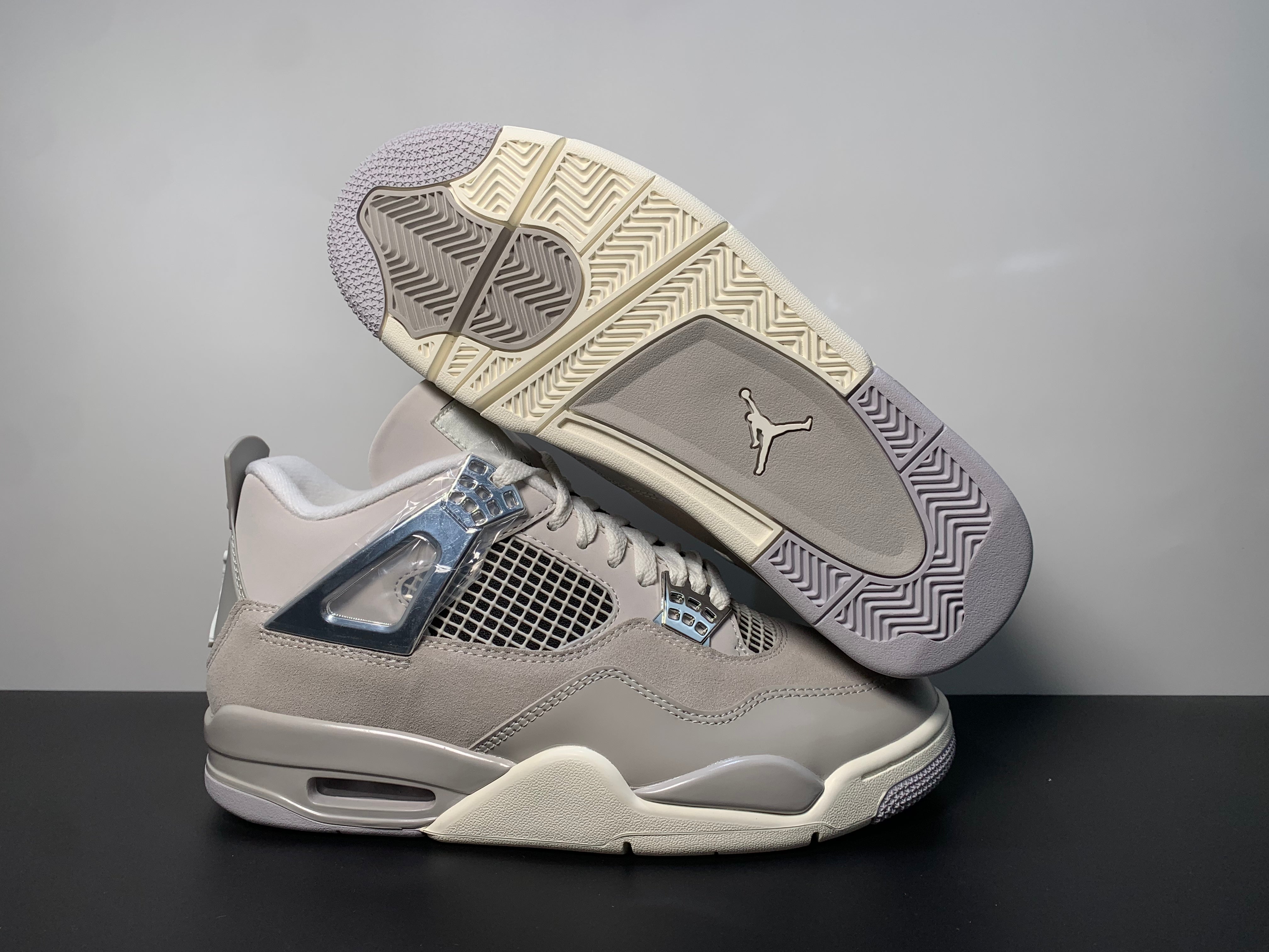 Jordan 4 Retro Frozen Moments WMNS