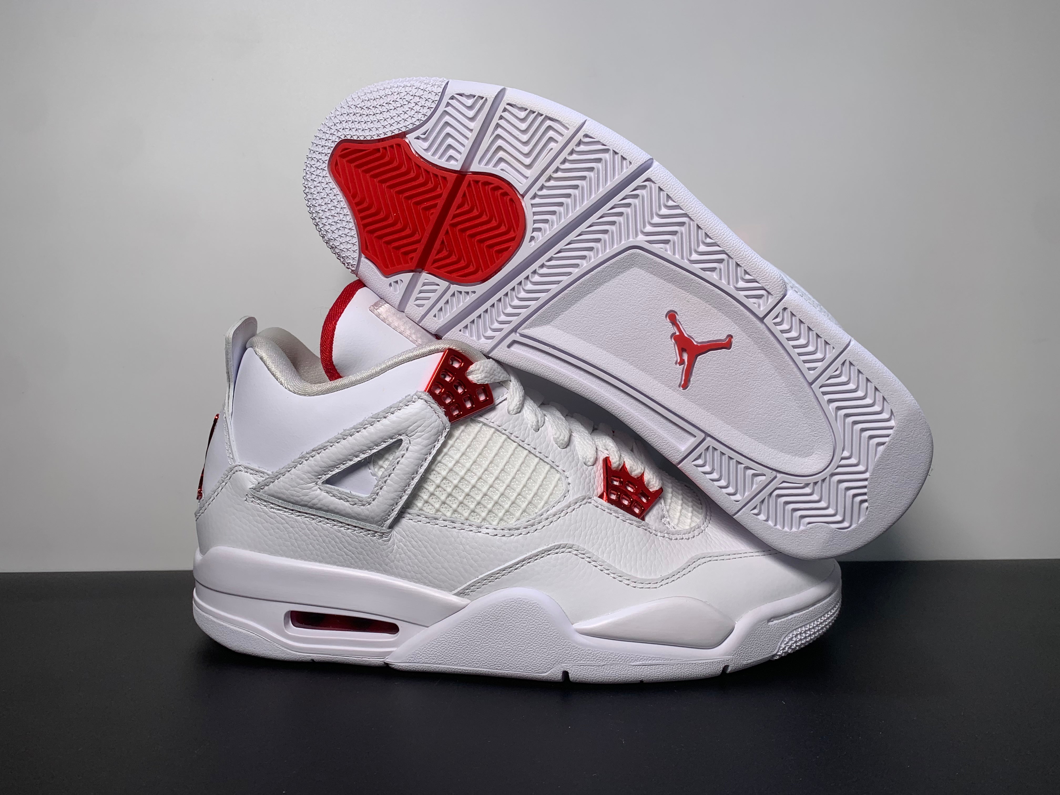 Jordan 4 Retro Metallic Red