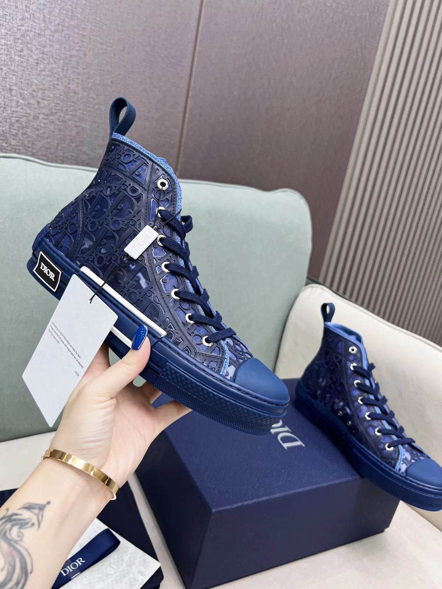 DIOR CONVERS