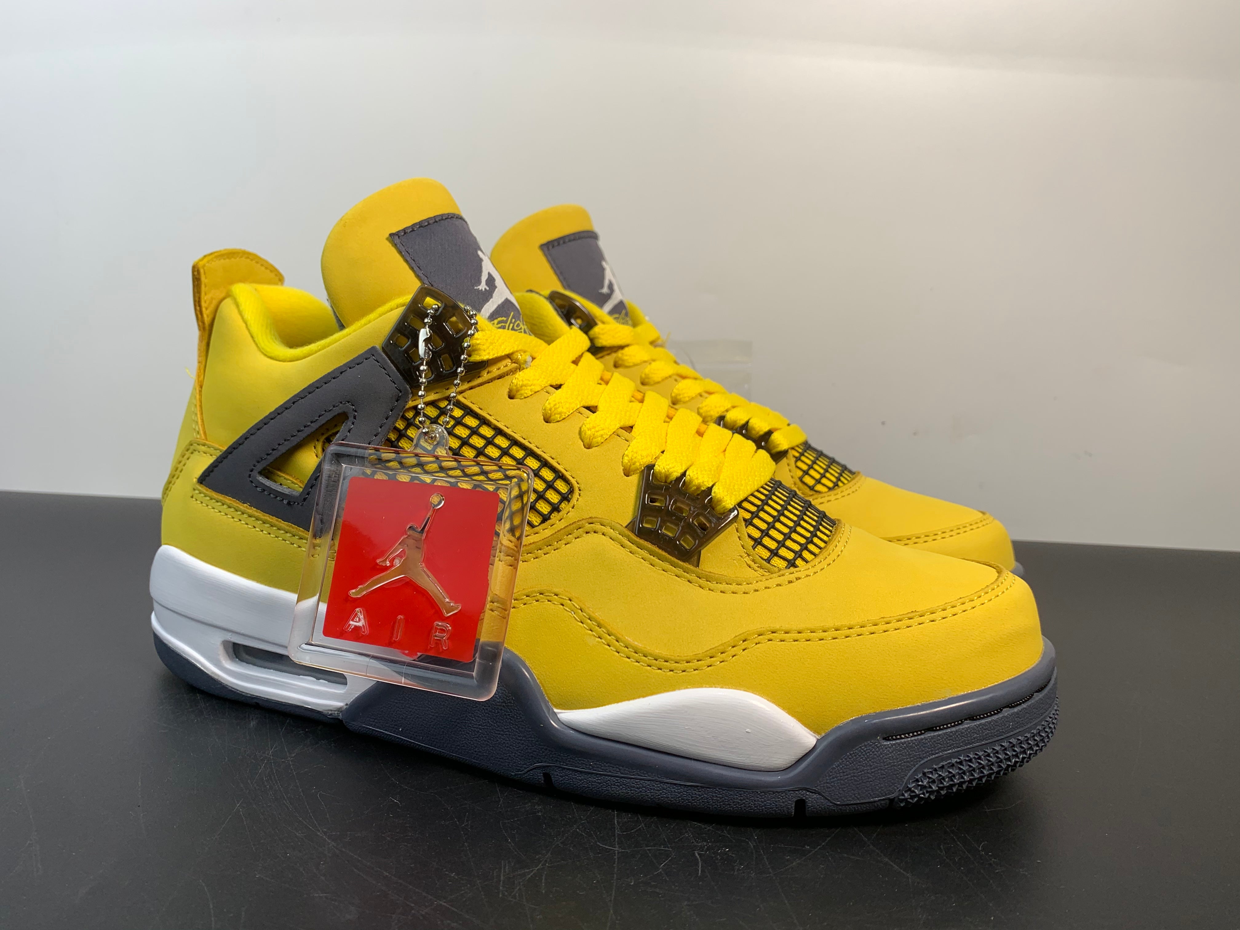 Jordan 4 Retro Lightning