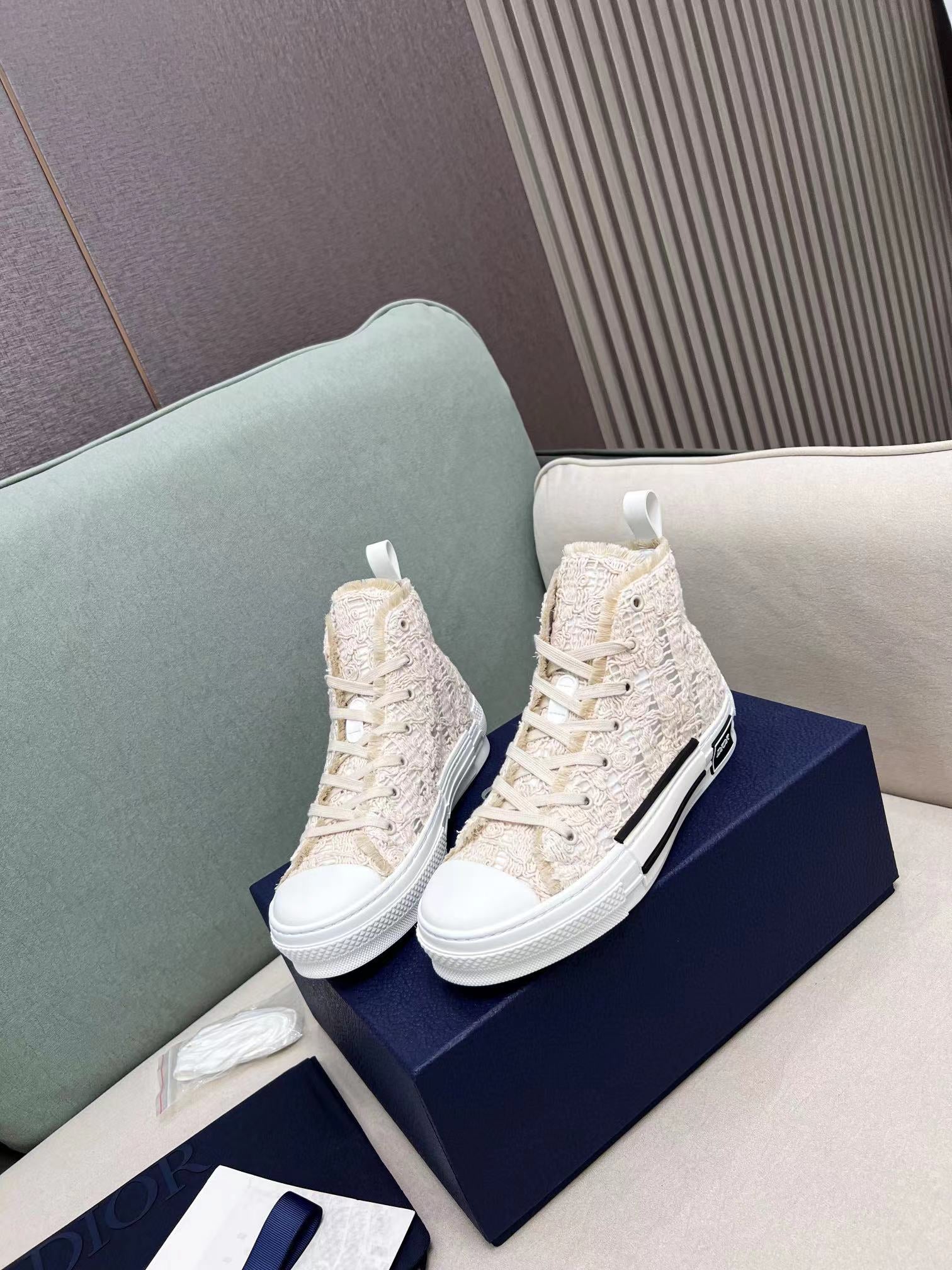 DIOR CONVERS