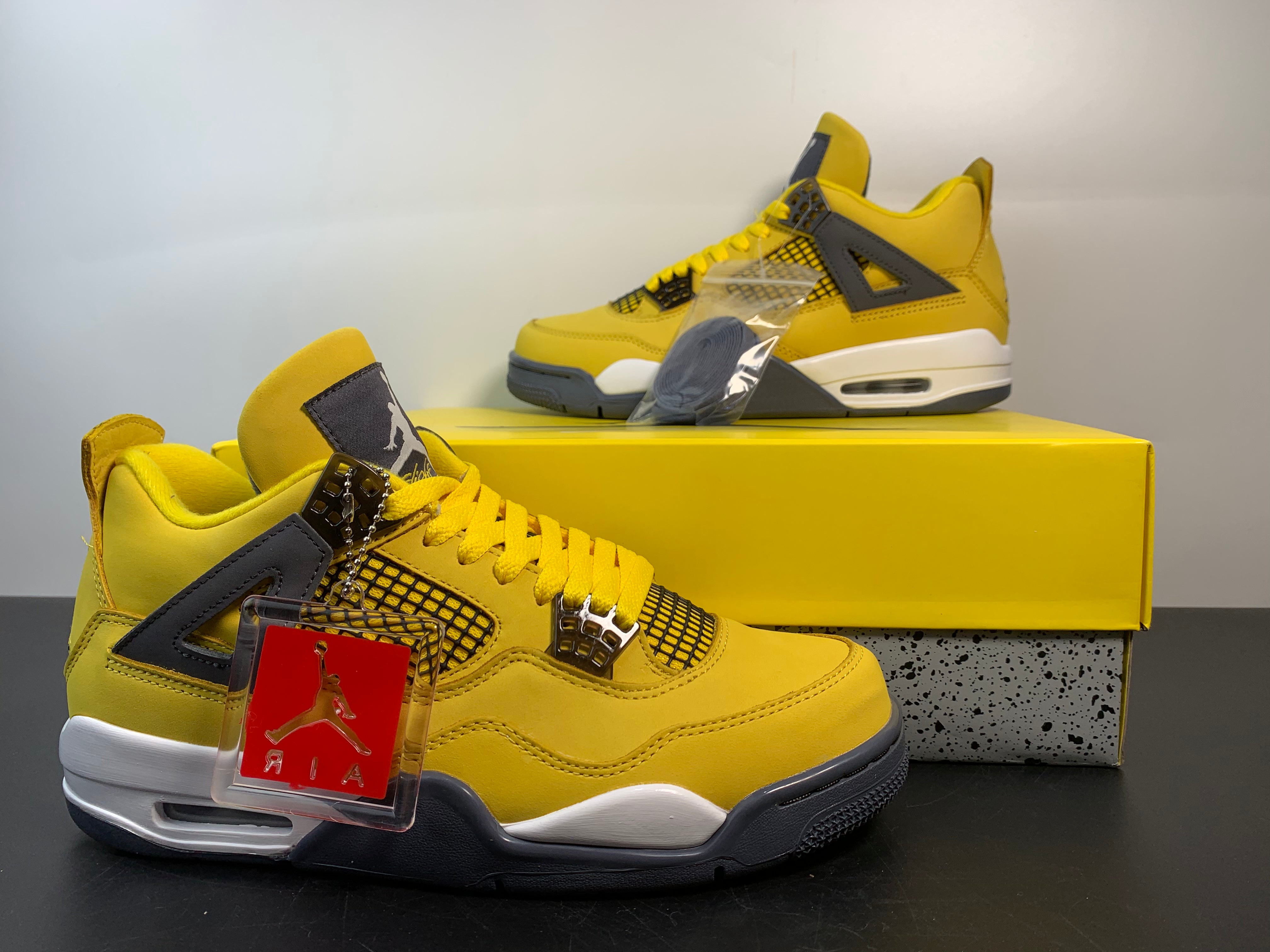 Jordan 4 Retro Lightning