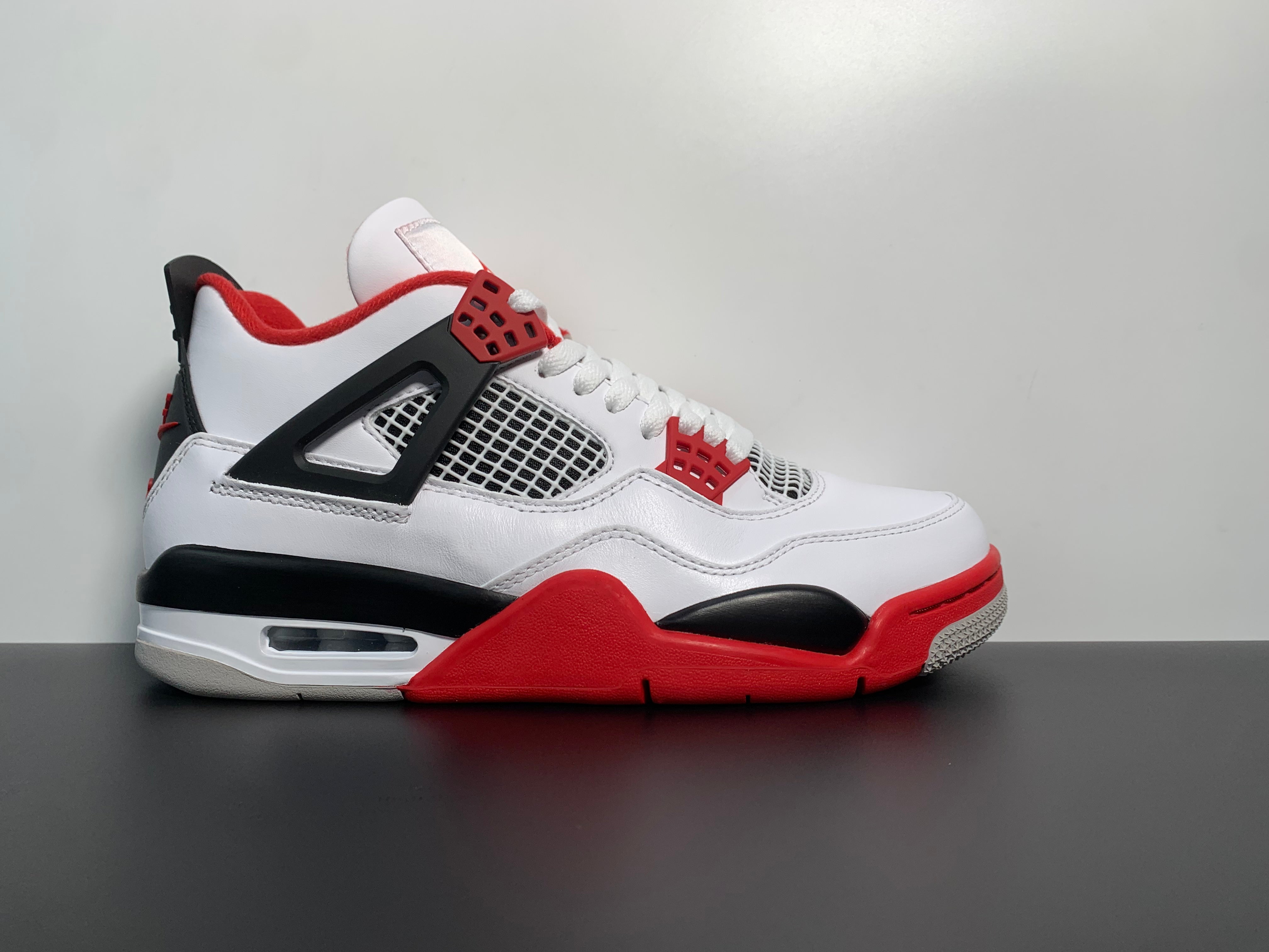 Jordan 4 Retro "Fire Red