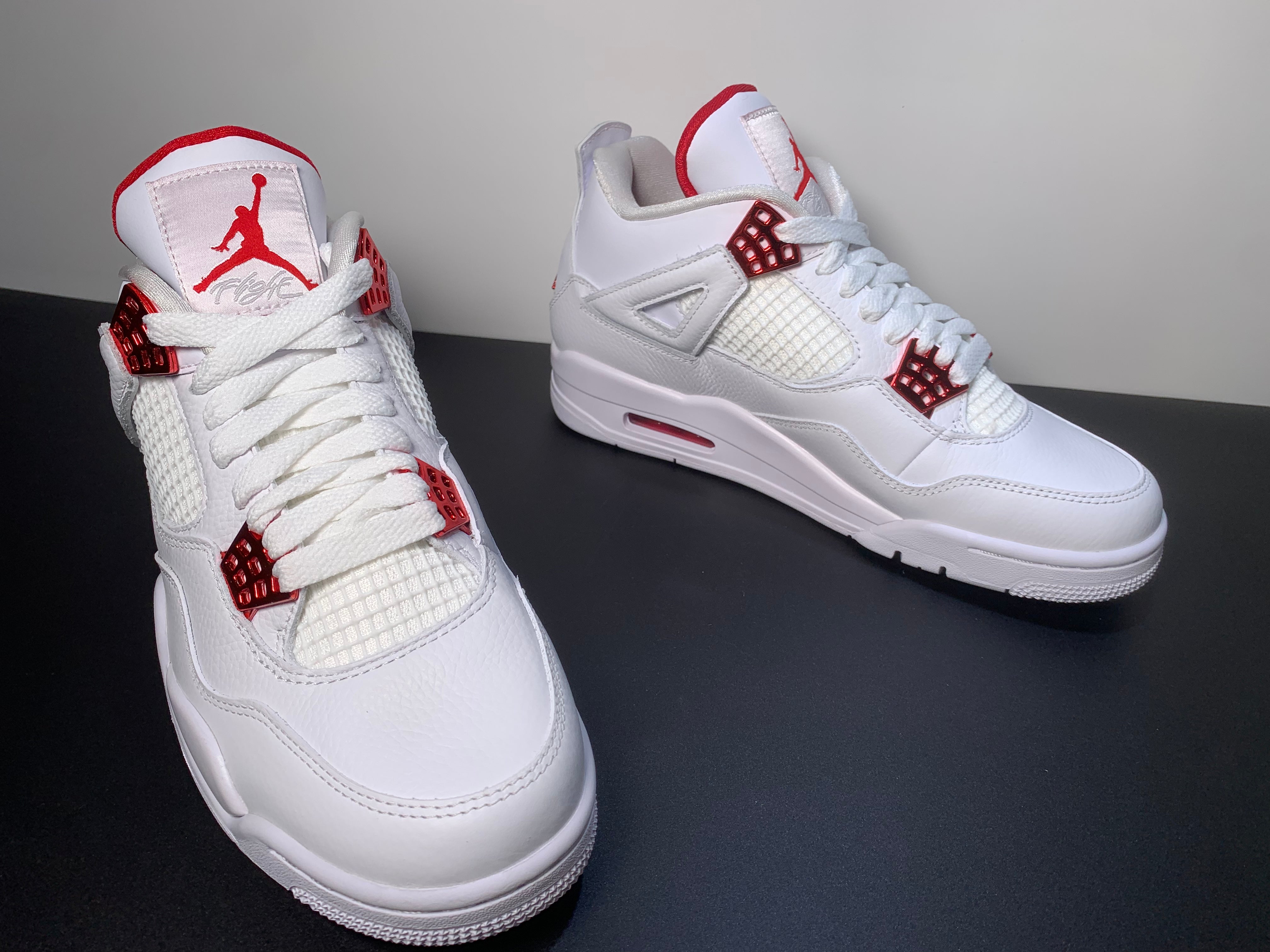 Jordan 4 Retro Metallic Red