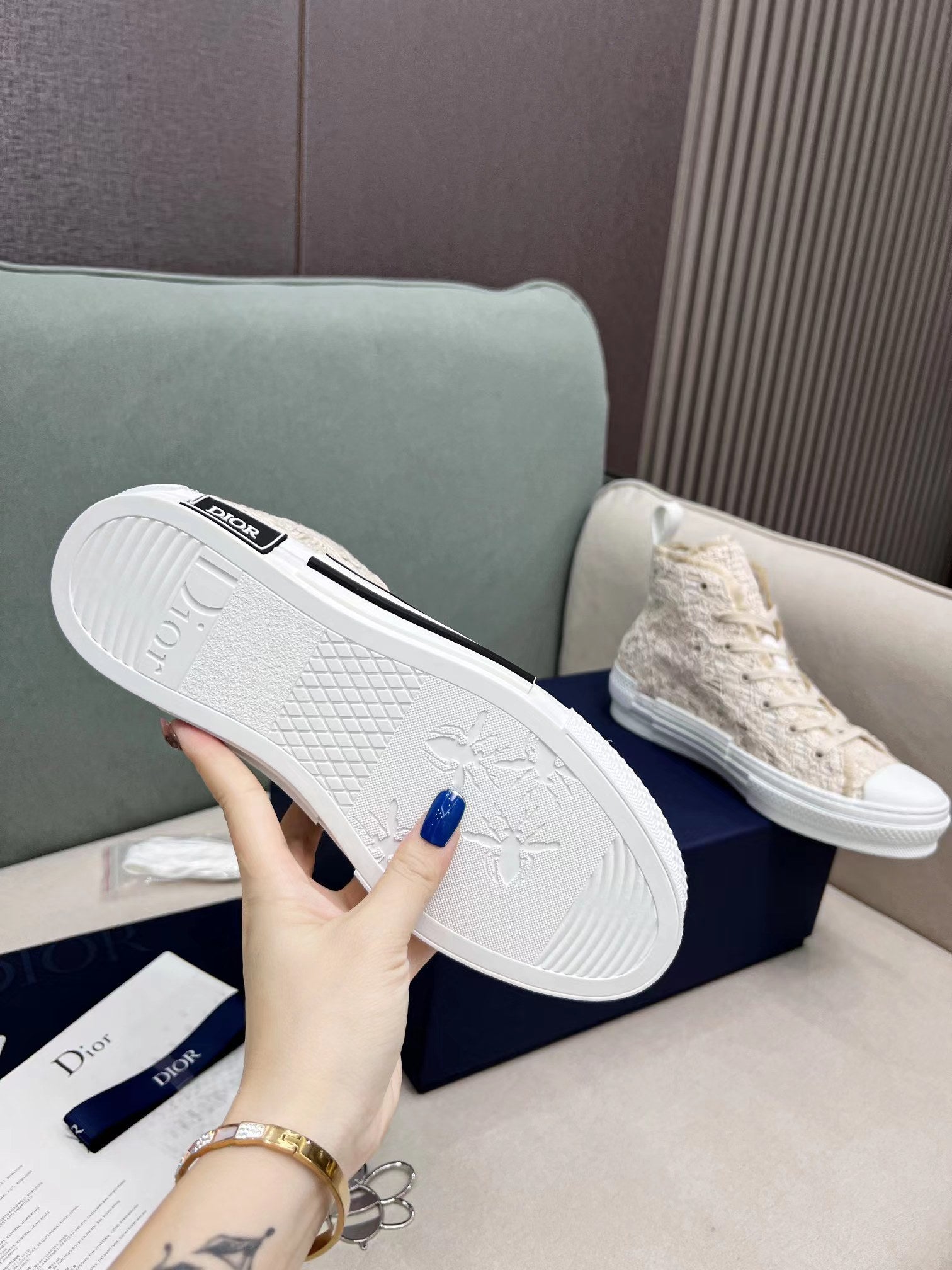 DIOR CONVERS