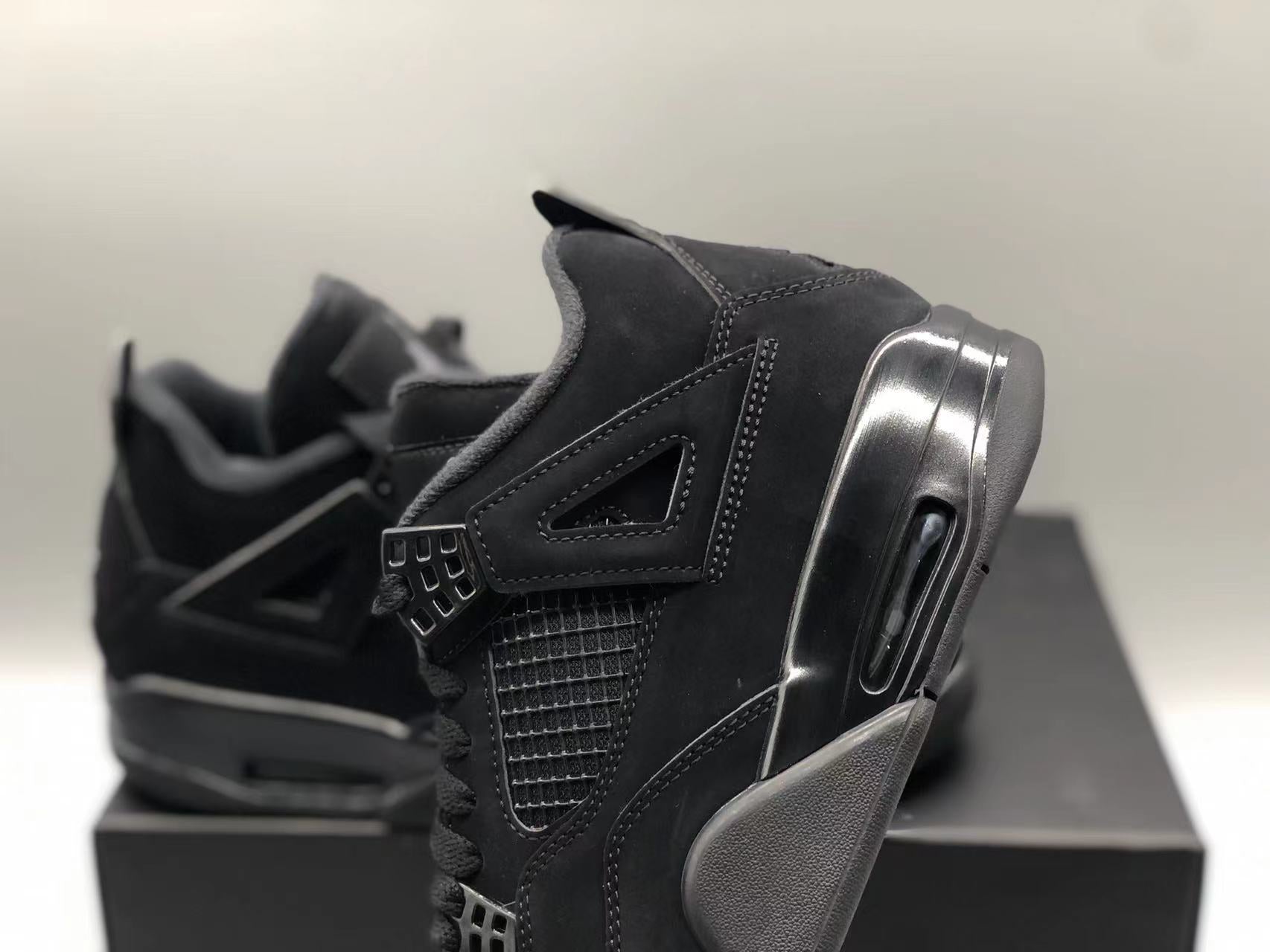 Jordan 4 "Black Cat"