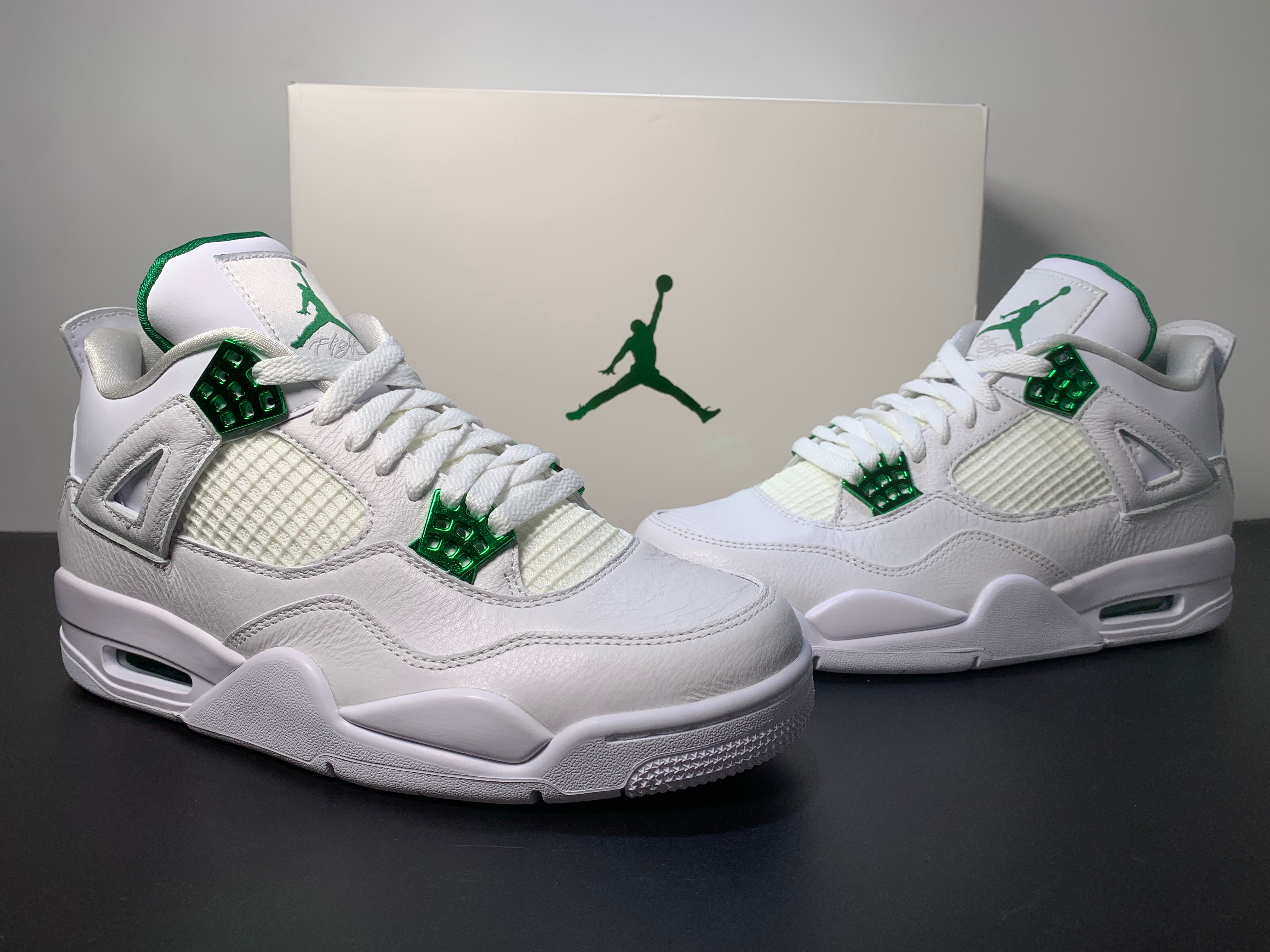 Jordan 4 Retro Metallic Green