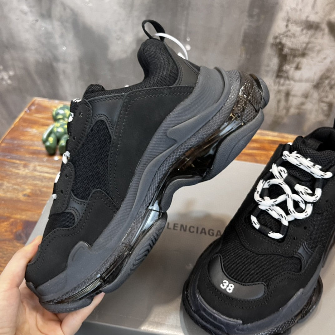 BALENCIAGA TRIPLE S