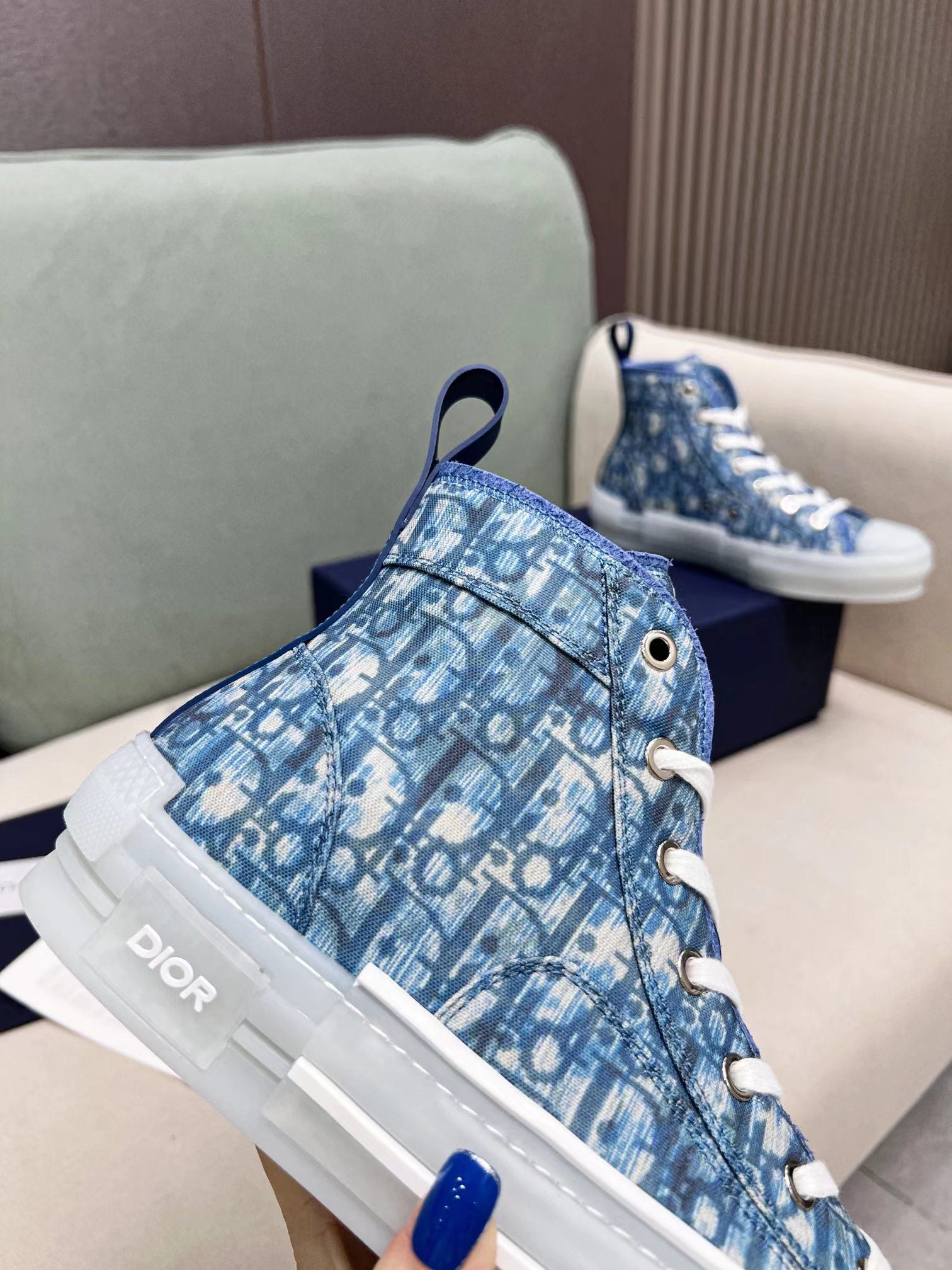 DIOR CONVERS