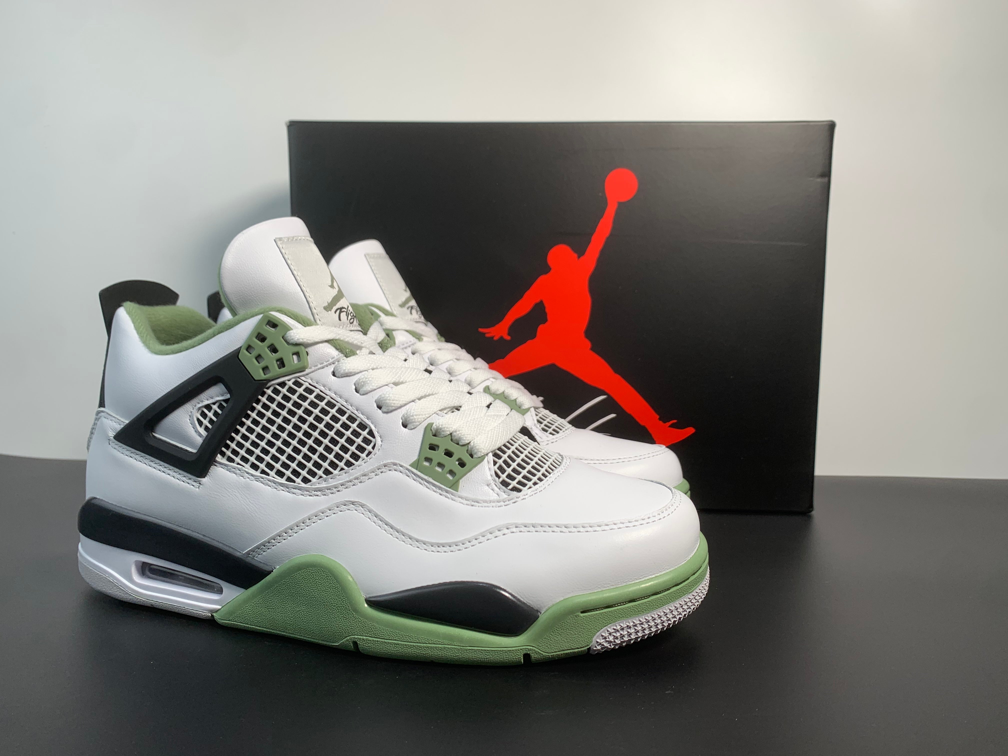 Jordan 4 Retro Seafoam