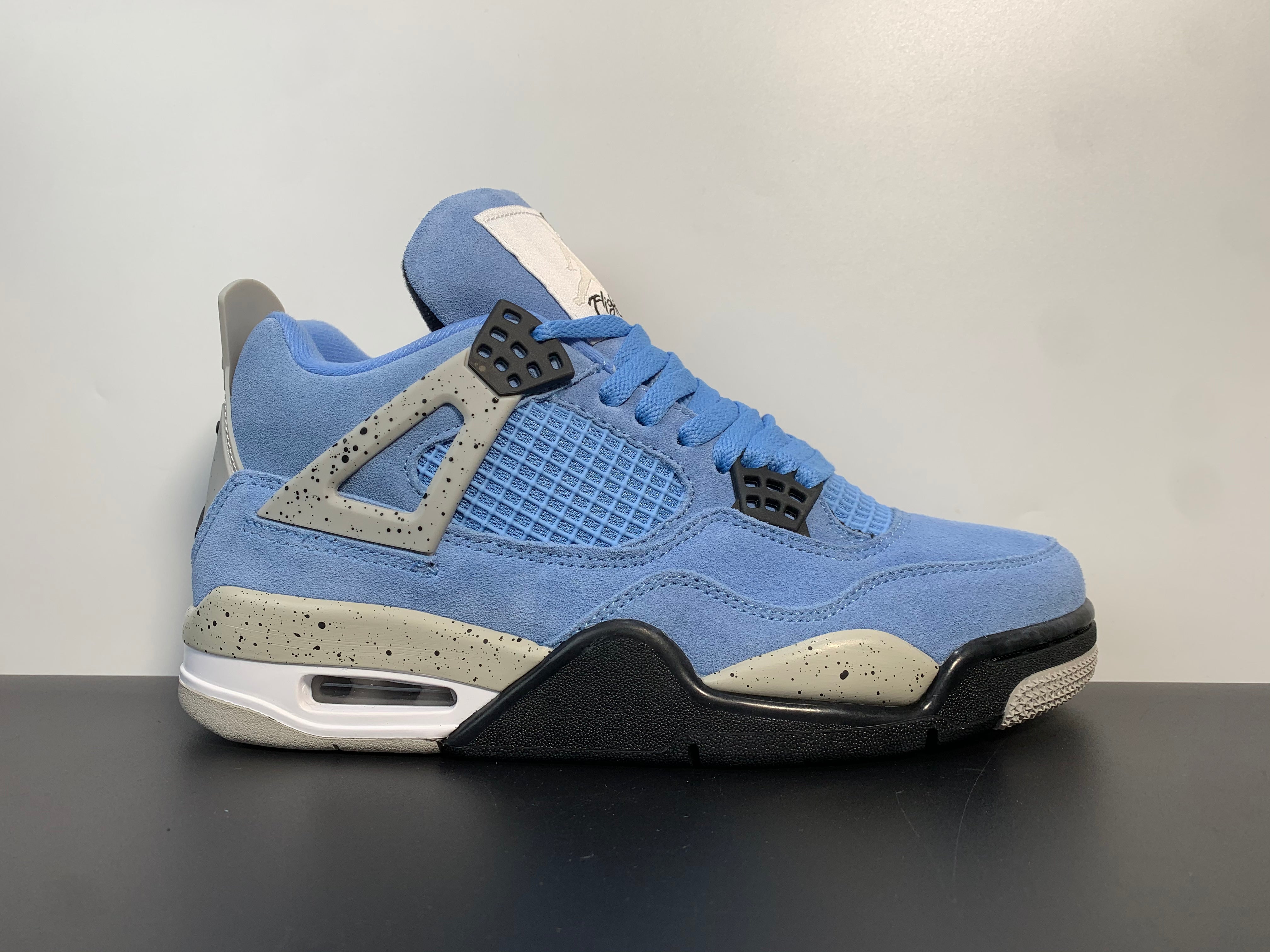 Jordan 4 Retro University Blue