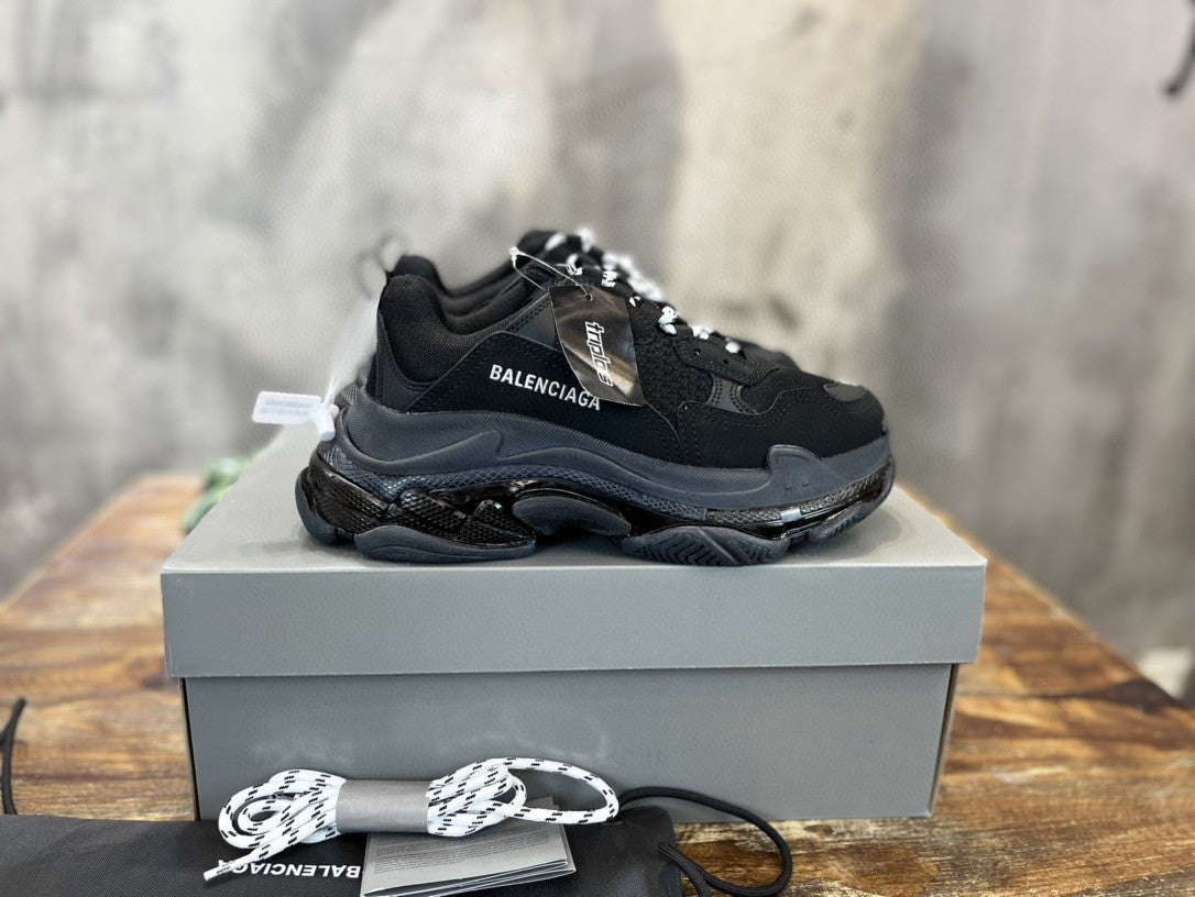 BALENCIAGA TRIPLE S