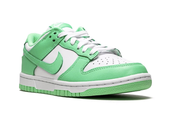 NIKE DUNK LOW GREEN