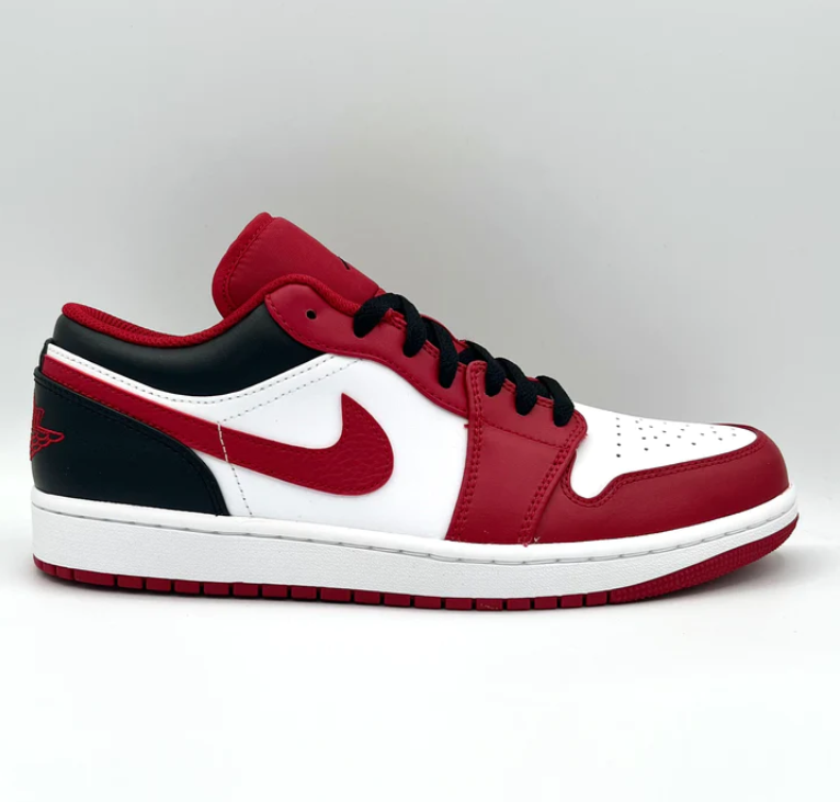 AIR JORDAN 1 LOW BULLS